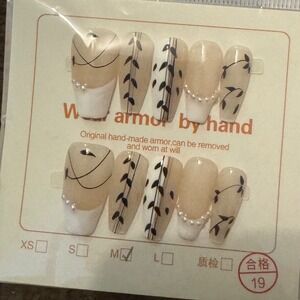 Medium Beige Black Leaf Vine Press On Nails Pearl Accent Fake‎ Nails